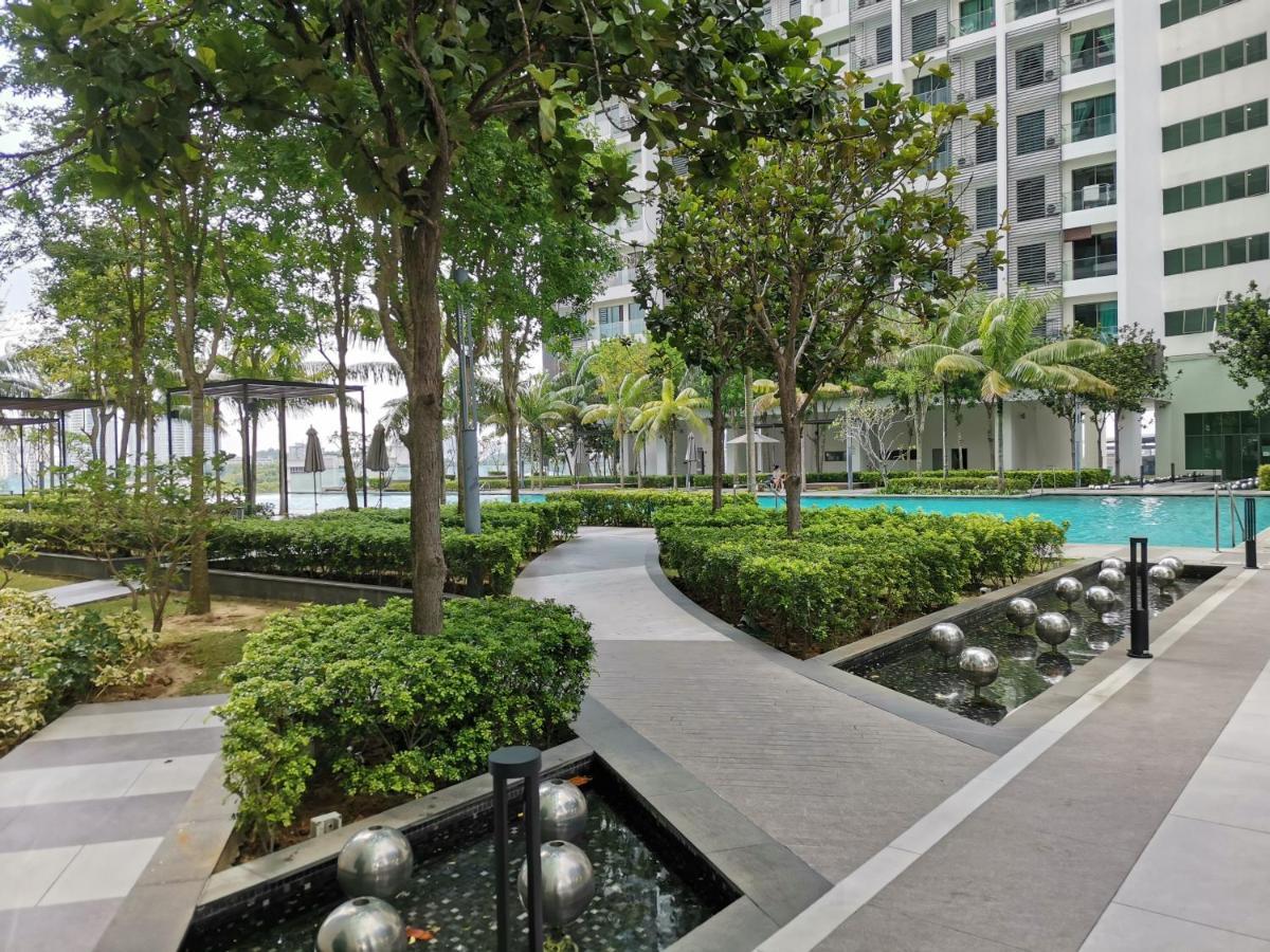 Studio Apartment Cyberjaya Near Bus Terminal 外观 照片