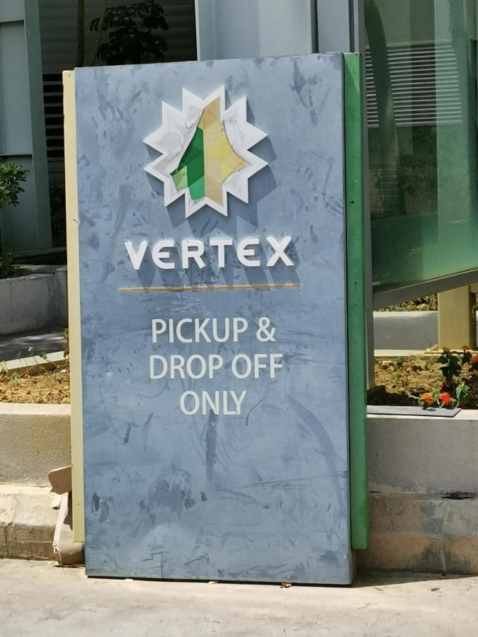 Studio Apartment Cyberjaya Near Bus Terminal 外观 照片