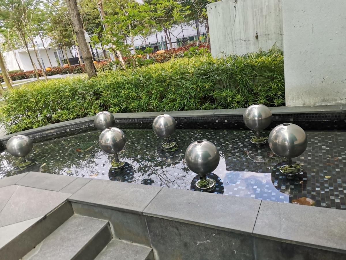 Studio Apartment Cyberjaya Near Bus Terminal 外观 照片