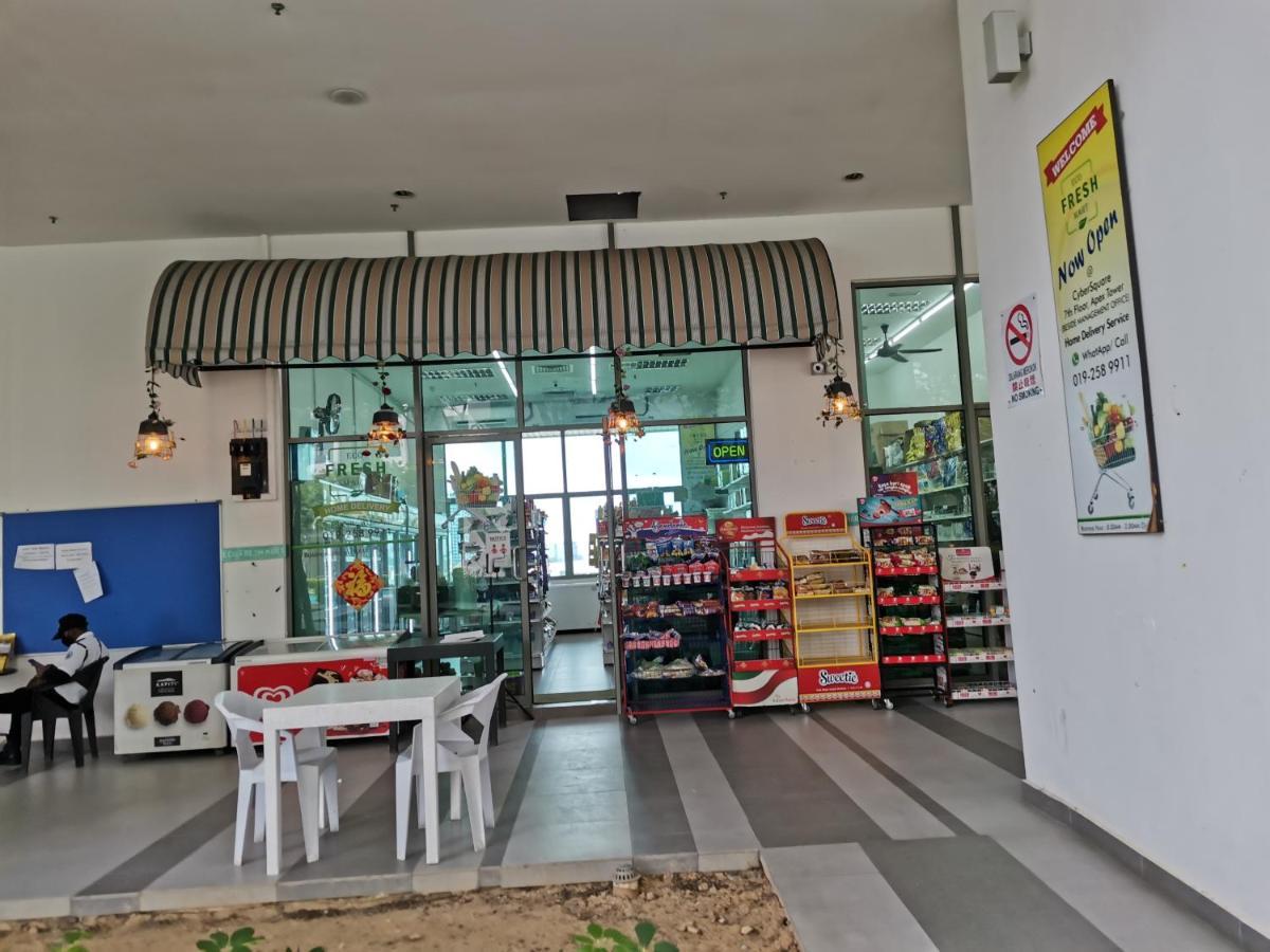 Studio Apartment Cyberjaya Near Bus Terminal 外观 照片